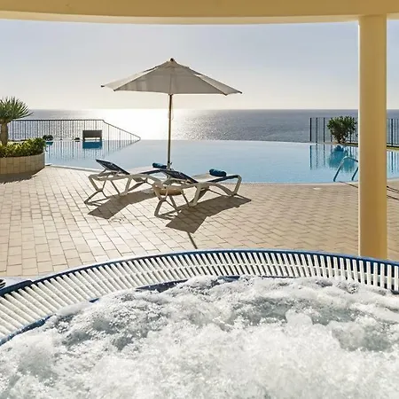 Formosa Infinity Pool * Фуншал